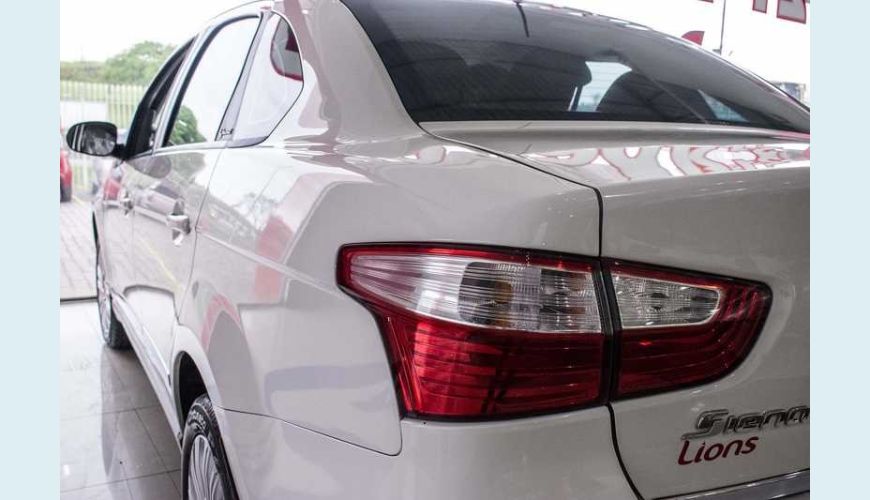 FIAT GRAND SIENA ESSENCE 1.6 16V DUALOGIC FLEX - BRANCO - 2016 Foto 4 (Grande)