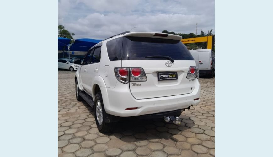 TOYOTA HILUX 2.7 SR 4X2 CD 16V FLEX 4P AUT. - BRANCO - 2015 Foto 4 (Grande)