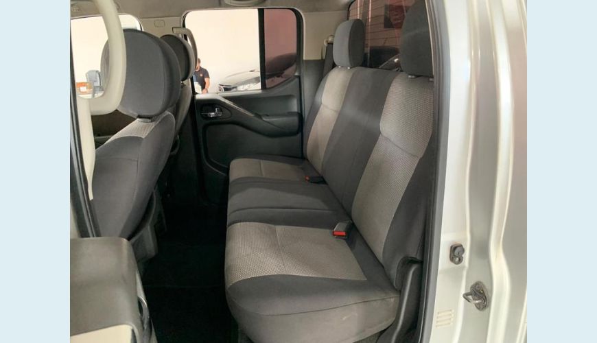 NISSAN FRONTIER SVATK4XA - PRATA - 2013 Foto 4 (Grande)