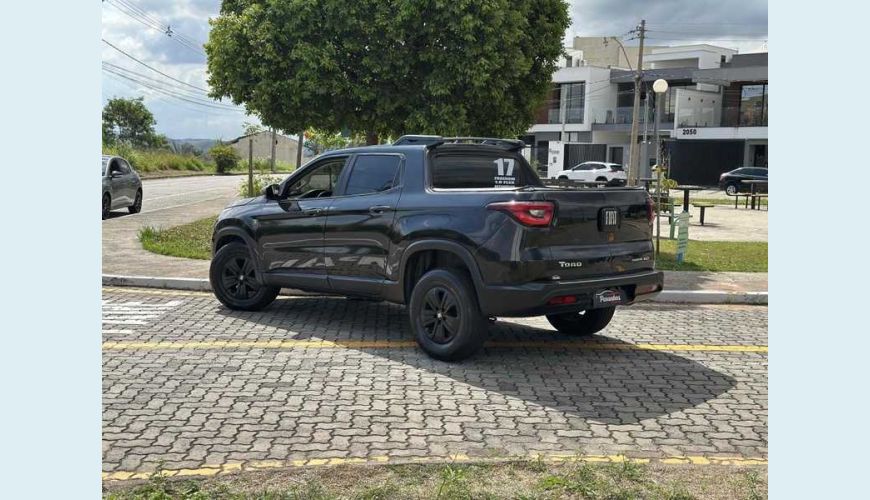 FIAT TORO FREEDOM 1.8 AT6 4X2 FLEX - PRETO - 2017 Foto 4 (Grande)
