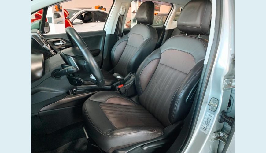 PEUGEOT 2008 GRIFFE 1.6 AUT - PRATA - 2017 Foto 4 (Grande)