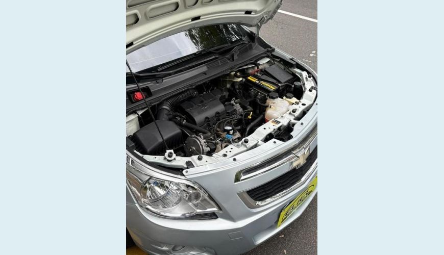 CHEVROLET COBALT 1.4 LTZ - PRATA - 2013 Foto 4 (Grande)