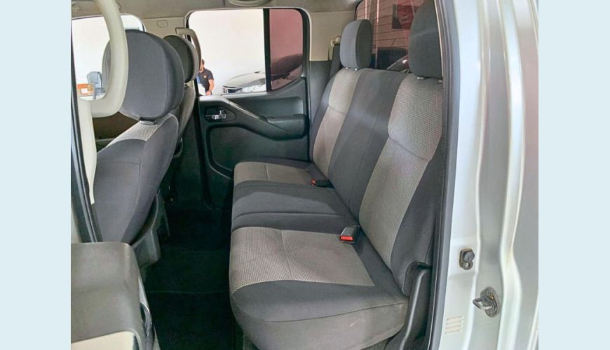 NISSAN FRONTIER SVATK4XA - PRATA - 2013 Foto 4 (Grande)