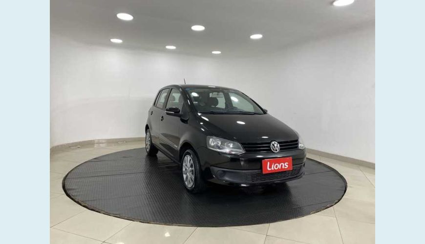 VOLKSWAGEN FOX 1.0 TEC (FLEX) 2P - PRETO - 2014 Foto 4 (Grande)