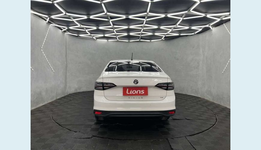 VOLKSWAGEN VIRTUS TSI 1.0 FLEX 12V 4P MEC. - BRANCO - 2023 Foto 4 (Grande)
