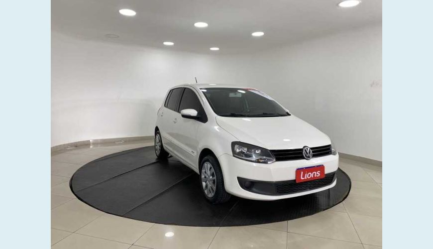 VOLKSWAGEN FOX 1.0 TEC (FLEX) 2P - BRANCO - 2014 Foto 4 (Grande)