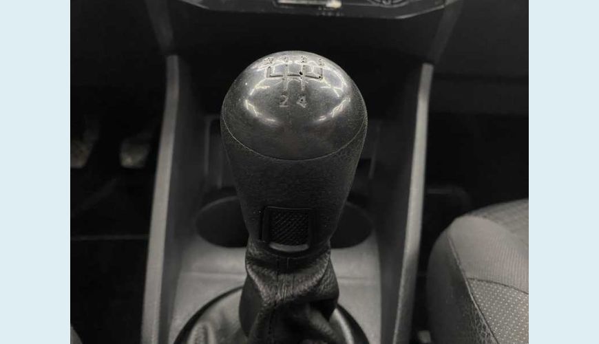 VOLKSWAGEN GOL 1.0 MPI TRENDLINE 12V 5P (FLEX) - PRETO - 2018 Foto 4 (Grande)