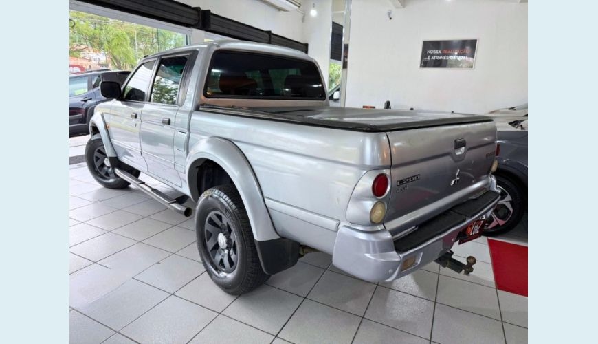 MITSUBISHI L-200 SPORT 4X4 GLS 2.5 - PRATA - 2006 Foto 4 (Grande)
