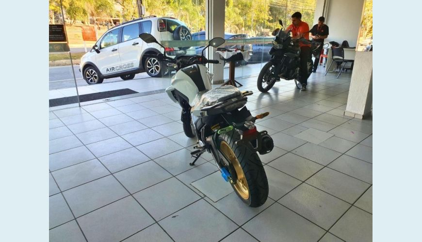 YAMAHA FZ25 FAZER - BRANCO - 2025 Foto 4 (Grande)