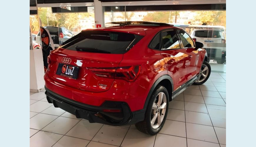 AUDI Q3 SPORTBACK TFSI PERFORMANCE BLACK QUATTRO - VERMELHO - 2023 Foto 4 (Grande)