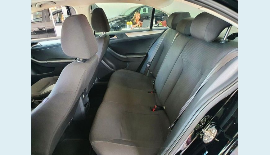 VOLKSWAGEN JETTA TL 2.0 FLEX MANUAL 4P - PRETO - 2015 Foto 4 (Grande)