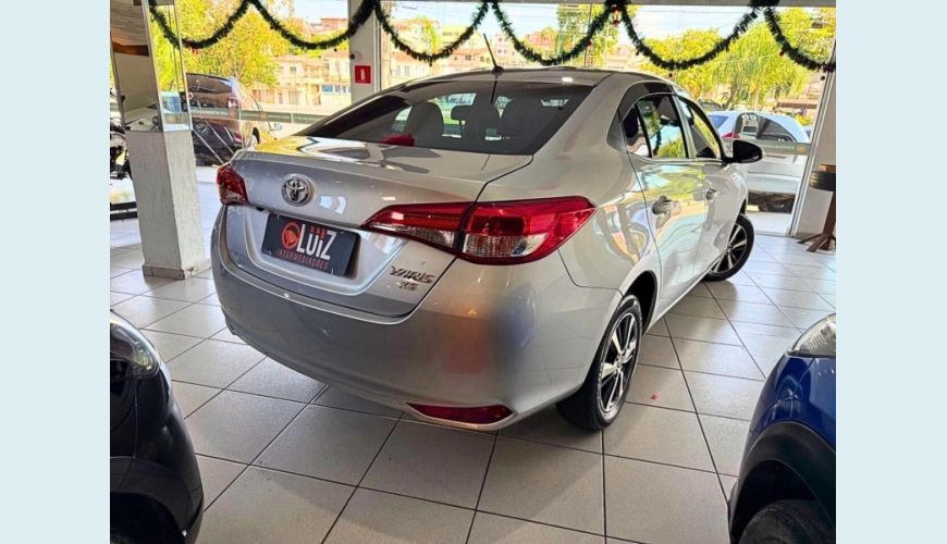 TOYOTA YARIS SA XL15LIVE - PRATA - 2022 Foto 4 (Grande)