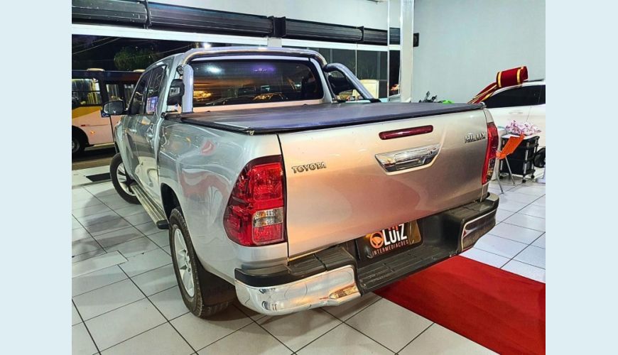 TOYOTA HILUX SR 2.7 16V VVT-I FLEX MANUAL 4P - PRATA - 2018 Foto 4 (Grande)