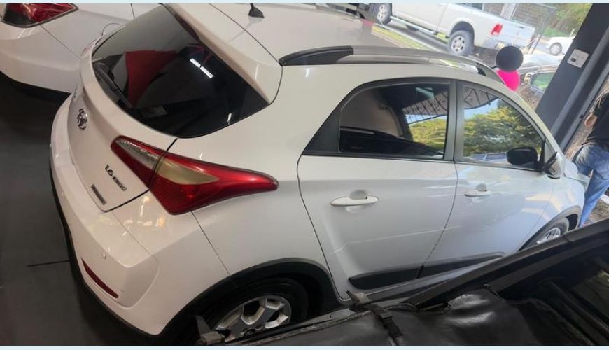 HYUNDAI HB 20X STYLE 1.6 FLEX MANUAL 4P - BRANCO - 2015 Foto 4 (Grande)