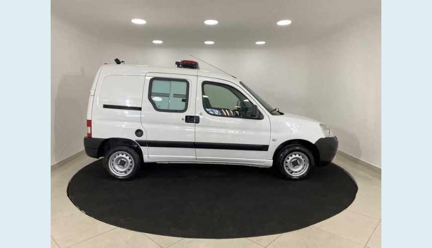 PEUGEOT PARTNER FURGAO 1.6 16V FLEX MANUAL 4P - BRANCO - 2019 Foto 4 (Grande)