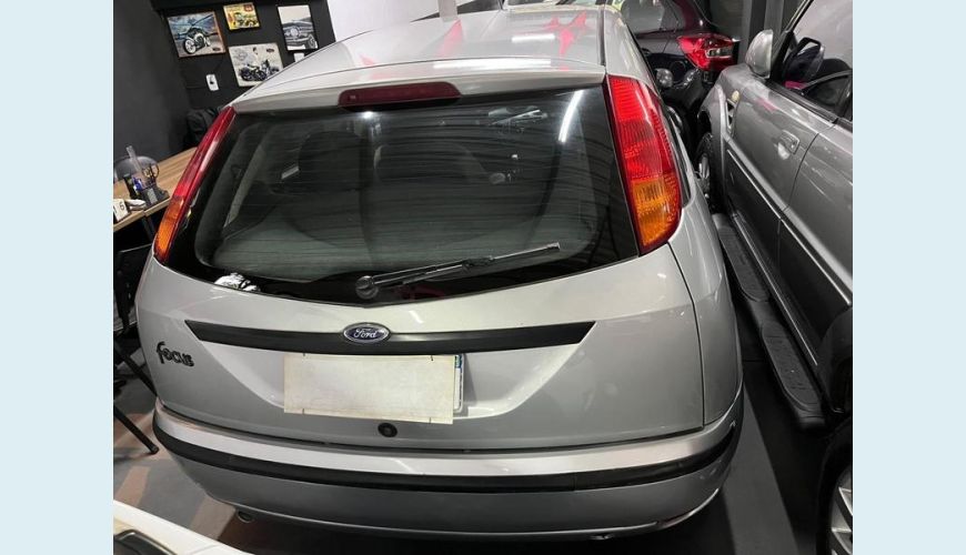 FORD FOCUS 1.6 MANUAL 4P - PRATA - 2005 Foto 4 (Grande)