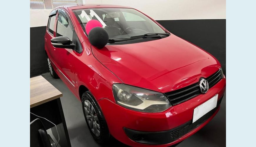 VOLKSWAGEN FOX 1.0 FLEX MANUAL 4P - VERMELHO - 2011 Foto 4 (Grande)