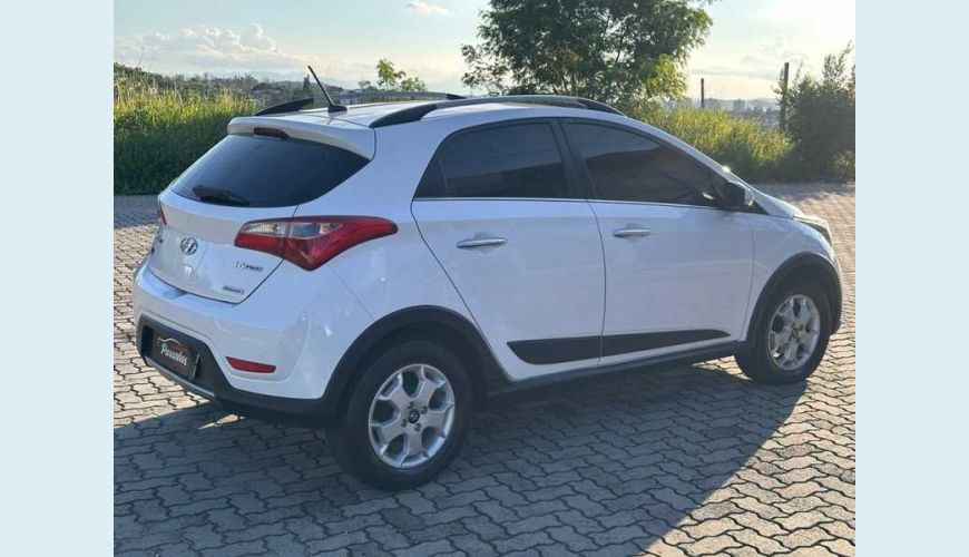 HYUNDAI HB 20X PREMIUM 1.6 FLEX AUT. 4P - BRANCO - 2015 Foto 4 (Grande)