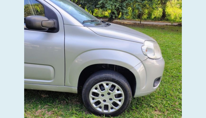 FIAT UNO FLEX MANUAL 4P - PRATA - 2014 Foto 4 (Grande)