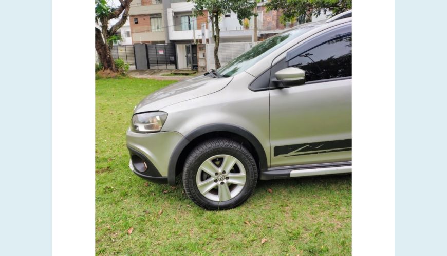 VOLKSWAGEN CROSSFOX FLEX MANUAL 5P - DOURADO - 2011 Foto 4 (Grande)
