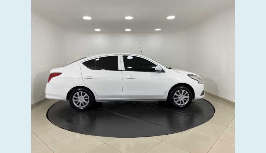 NISSAN VERSA 1.0 12V FLEX MANUAL 4P - BRANCO - 2018 Foto 4 (Grande)