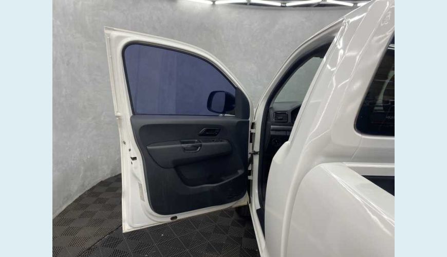 VOLKSWAGEN AMAROK S 2.0 TDI 4X4 DIESEL MANUAL 2P - BRANCO - 2019 Foto 4 (Grande)
