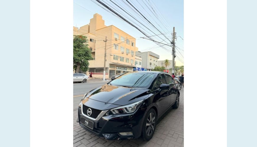 NISSAN VERSA FLEX AUT. 4P - PRETO - 2022 Foto 4 (Grande)