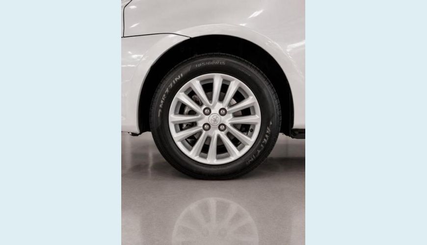TOYOTA ETIOS SD XLS 1.5 FLEX MANUAL 4P - BRANCO - 2015 Foto 4 (Grande)