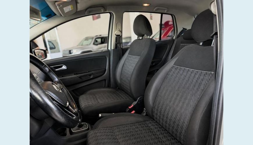 VOLKSWAGEN FOX COMFORTLINE 1.6 MSI FLEX MANUAL 4P - BRANCO - 2018 Foto 4 (Grande)