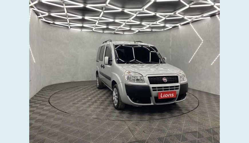 FIAT DOBLO ESSENCE 1.8 FLEX MANUAL 4P - PRATA - 2018 Foto 4 (Grande)