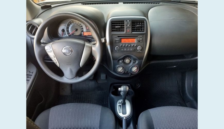NISSAN MARCH FLEX MANUAL 4P - BRANCO - 2017 Foto 4 (Grande)