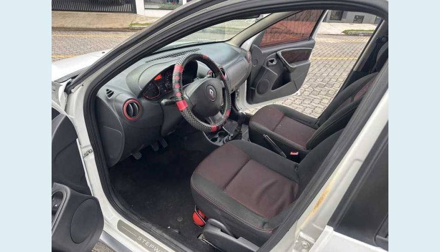 RENAULT SANDERO STEPWAY 1.6 8V FLEX MANUAL 4P - BRANCO - 2014 Foto 4 (Grande)