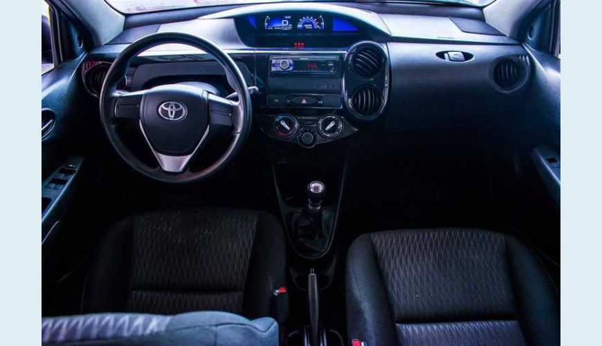 TOYOTA TOYOTA ETIOS X 1.3 FLEX MANUAL 4P - PRATA - 2018 Foto 4 (Grande)