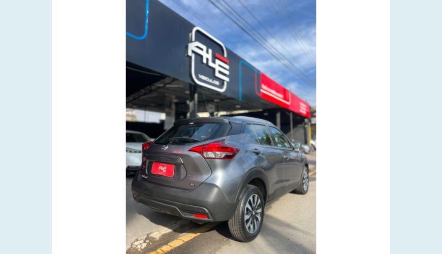 NISSAN KICKS FLEX MANUAL 4P - CINZA - 2018 Foto 4 (Grande)