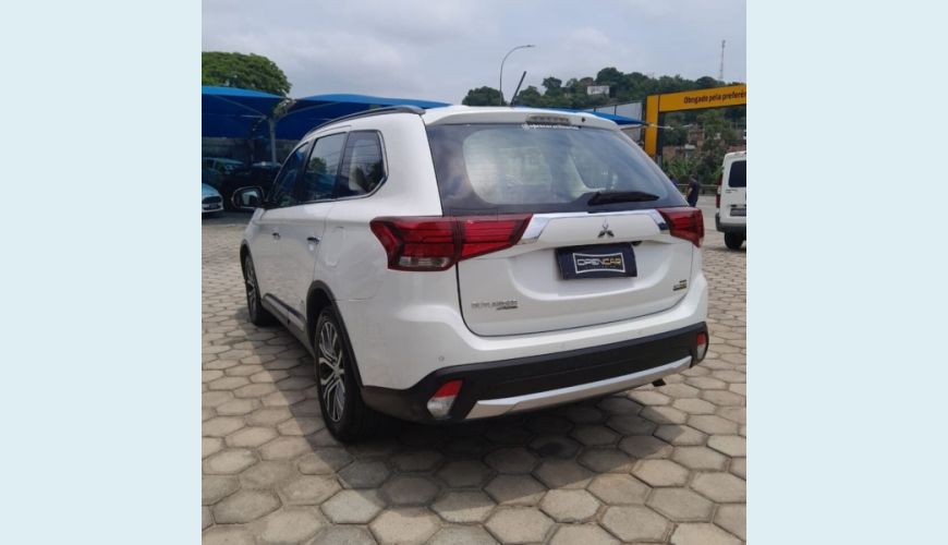 MITSUBISHI MITSUBISHI OUTLANDER 4X4 2.2 16V DIESEL AUT. 4P - BRANCO - 2016 Foto 4 (Grande)