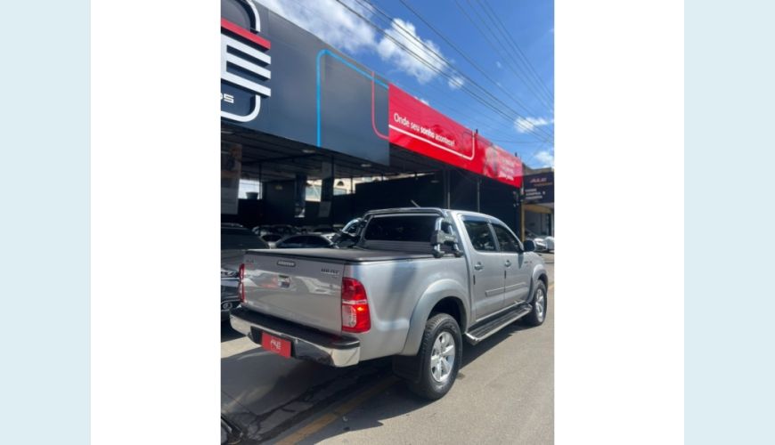 TOYOTA HILUX FLEX AUT. 4P - PRATA - 2015 Foto 4 (Grande)