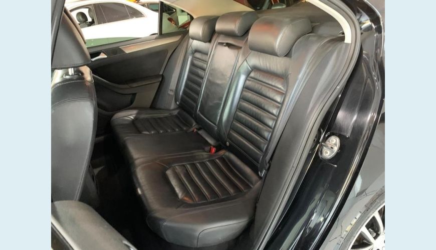 VOLKSWAGEN JETTA 2.0 T MANUAL 4P - PRETO - 2014 Foto 4 (Grande)