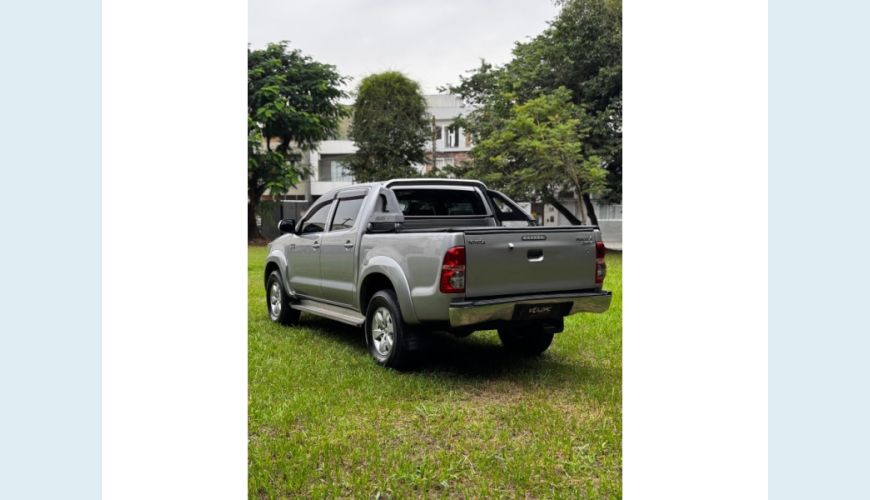 TOYOTA HILUX FLEX AUT. 4P - PRATA - 2015 Foto 4 (Grande)