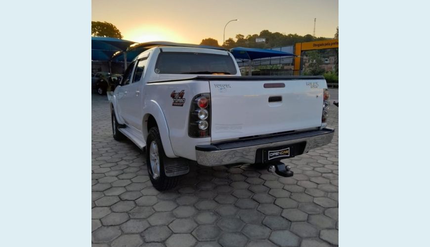 TOYOTA HILUX SRV 3.0 16V TURBO INTERCOOLER DIESEL AUT. 4P - BRANCO - 2011 Foto 4 (Grande)