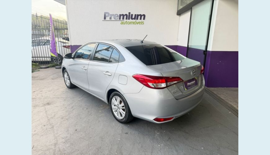 TOYOTA TOYOTA YARIS FLEX AUT. 4P - PRATA - 2019 Foto 4 (Grande)