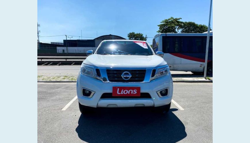 NISSAN FRONTIER 2.3 TD CD XE 4X4 DIESEL AUT. 4P - BRANCO - 2019 Foto 4 (Grande)