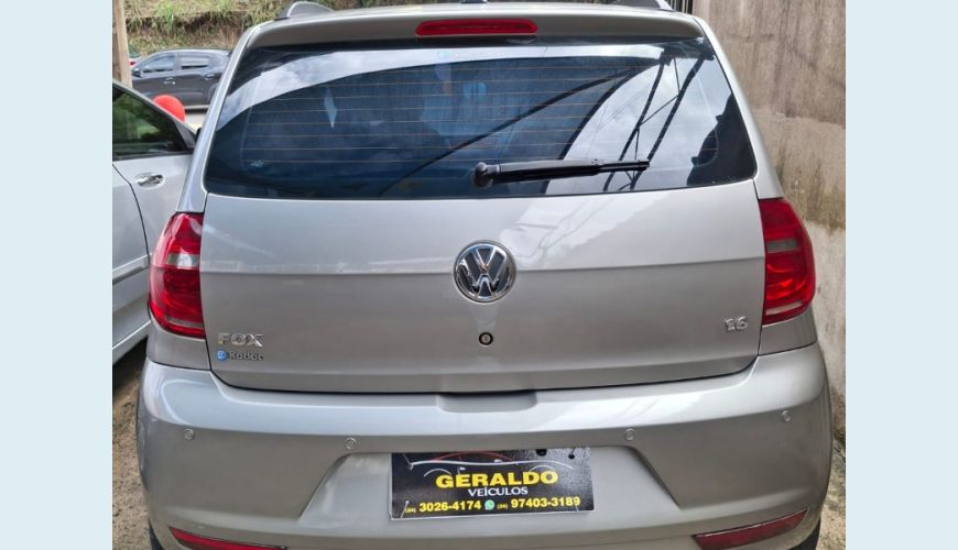 VOLKSWAGEN FOX 1.6 MI 8V FLEX MANUAL 4P - BEGE - 2014 Foto 4 (Grande)