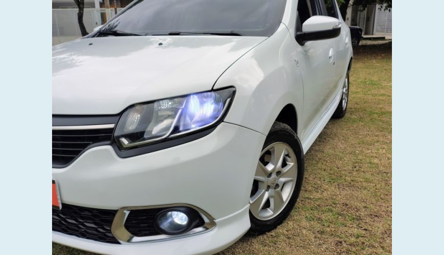 RENAULT RENAULT SANDERO FLEX MANUAL 4P - BRANCO - 2015 Foto 4 (Grande)