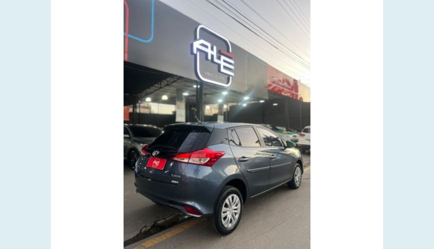 TOYOTA YARIS - AZUL - 2023 Foto 4 (Grande)