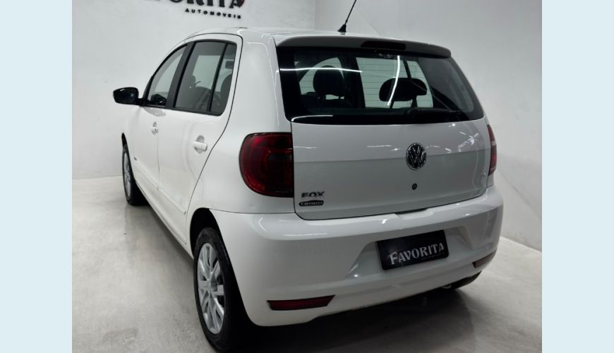 VOLKSWAGEN FOX 1.6 MI TOTAL FLEX 8V 5P - BRANCO - 2014 Foto 4 (Grande)