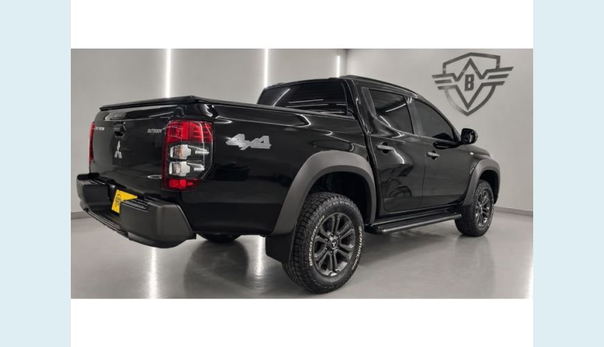 MITSUBISHI L200 TRITON - PRETO - 2025 Foto 4 (Grande)