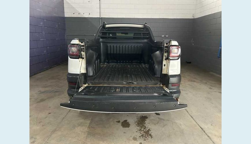 FIAT STRADA ENDURANCE 1.4 CS - BRANCO - 2023 Foto 4 (Grande)