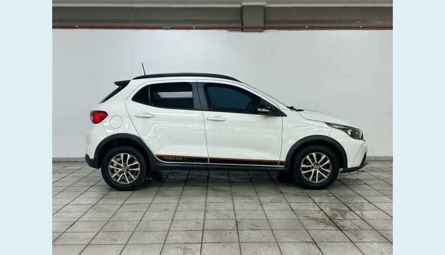 FIAT ARGO TREKKING 1.3 - BRANCO - 2024 Foto 4 (Grande)