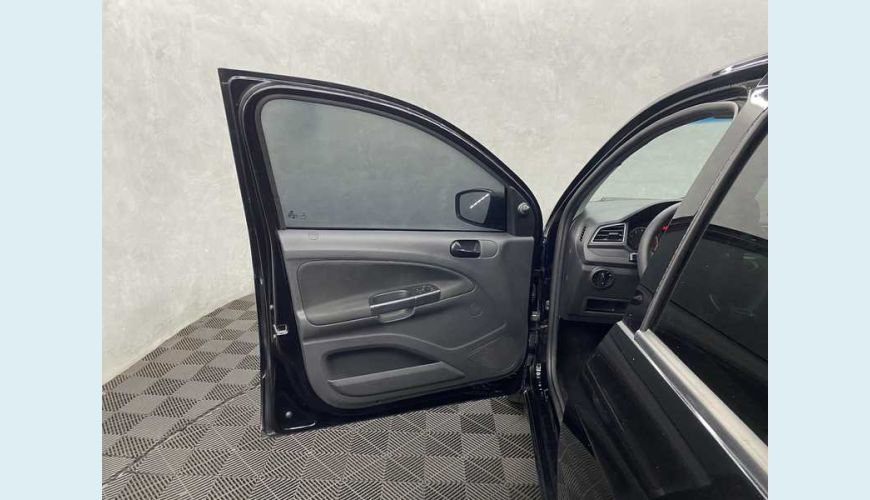VOLKSWAGEN VOYAGE 1.6 - PRETO - 2022 Foto 4 (Grande)