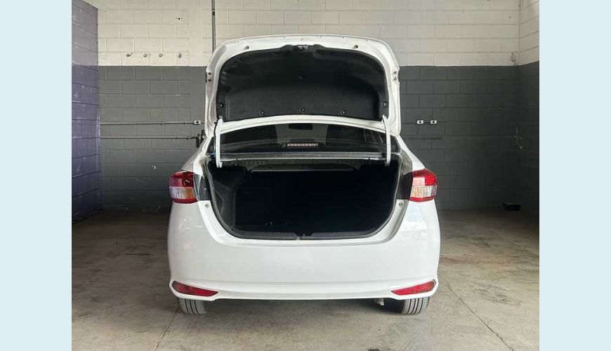 TOYOTA YARIS SEDAN XL 1.5 FLEX 16V 4P AUT. - BRANCO - 2023 Foto 4 (Grande)